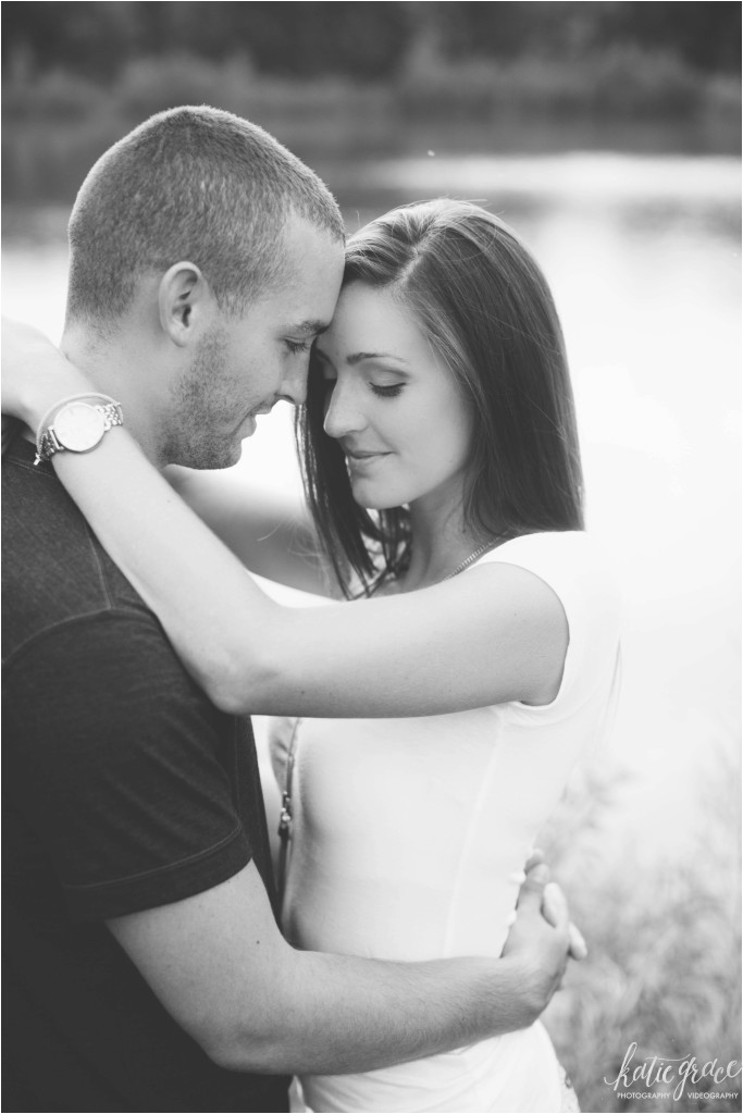 katie grace photography, grand rapids michigan engagement, engagement photos, summer lake engagement photos