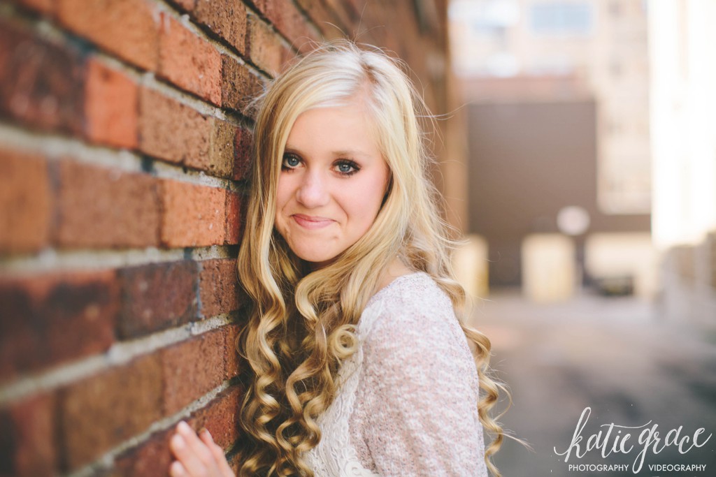 katie grace photography, grand rapids michigan Senior photography, downtown senior photos, urban senior pictures